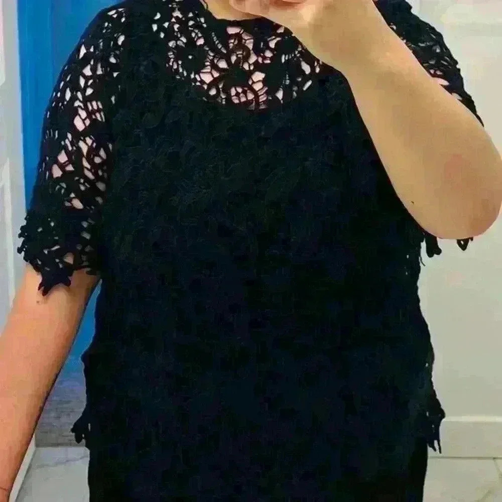 Zara Women's Navy Blue Lace Blouse Size L